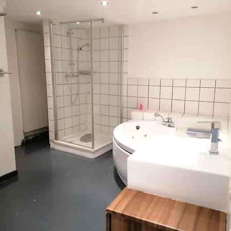 Grosse Charmante Apartment Erlach