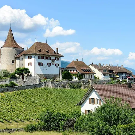 Grosse Charmante Erlach